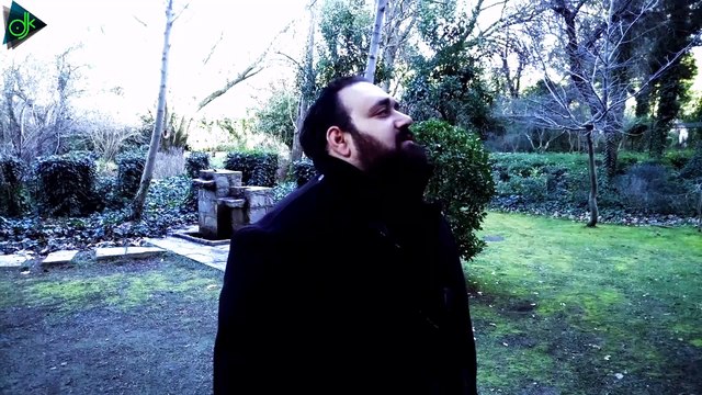 Κυριαζής Παπαλούδης - Έκοψα Τον Κόσμο Μου Στα Δύο (Official Video Clip)