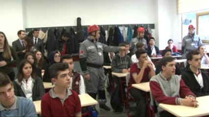 Çekmeköy'de Okullarda Deprem Tatbikatı Yapıldı