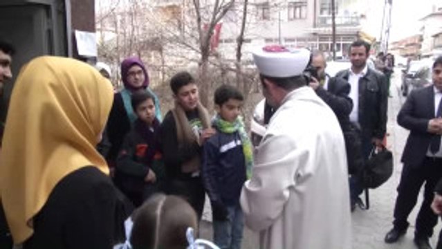 Diyanet Işleri Başkanı Görmez'den Suriyelilere Ziyaret (1)