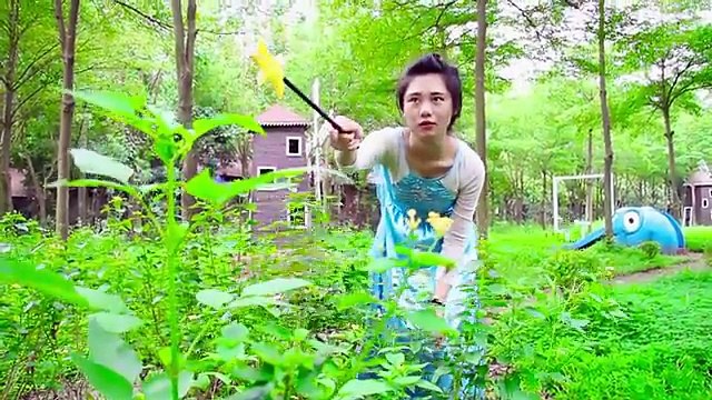 Spiderman & Frozen Elsa with Thor Giving flowers for Super Girl Joker & Maleficent playing cards