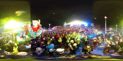 Carnaval de Nice 2017 - Donald Trump float booed by public - VIDEO 360°
