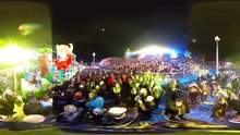 Carnaval de Nice 2017 - Donald Trump float booed by public - VIDEO 360°