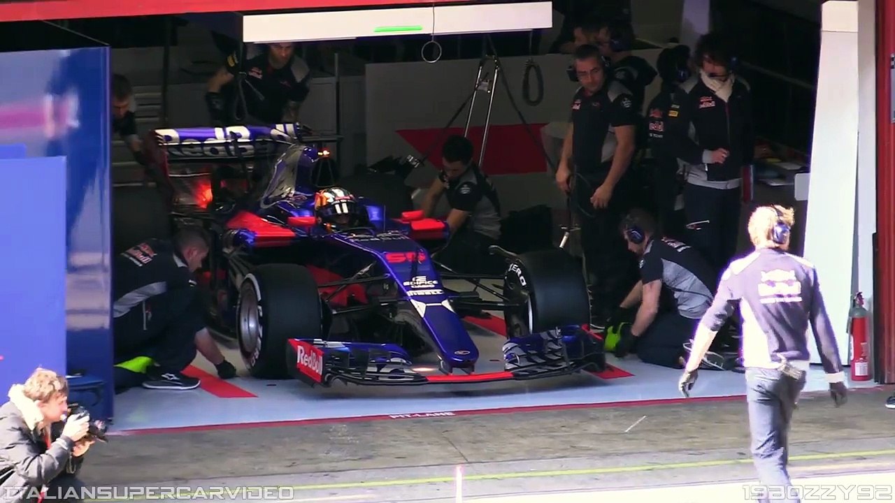 F1 2017 Cars Leaving the Pit Lane - Accelerations, Race Start Tests & Sound