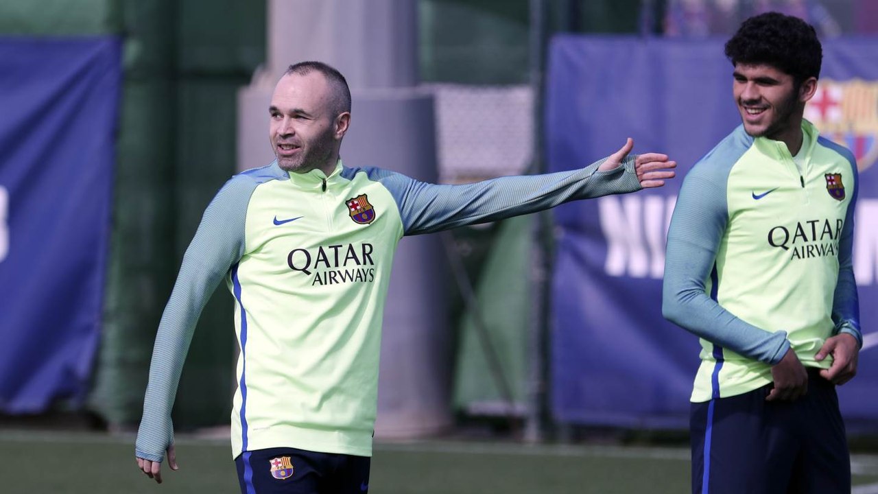 FC Barcelona recovery training session gets a special visit