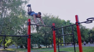 Луна на турнике. Обучалка по Workout 21