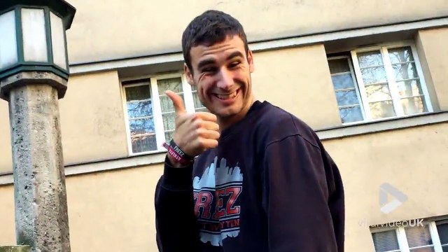 Quand t'atteint le niveau superieur en Bottle Flip... Ahaha