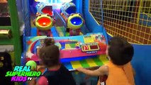 CHUCK E CHEESE HALLOWEEN Family Fun Indoor Games Activities for Kids Children! Finding Dory   Nemo!