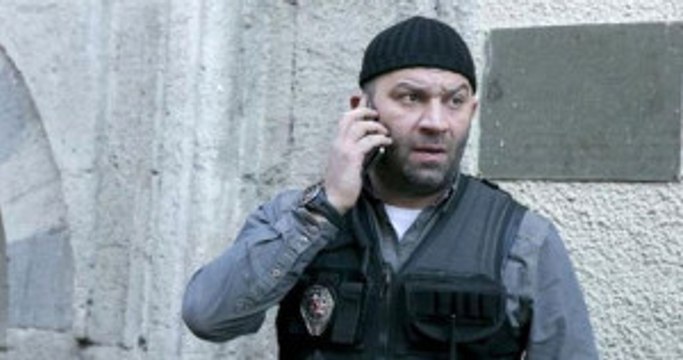 'Arka Sokaklar'ın 432. Bölüm Fragmanı Yayınlandı, Mesut'un Hayatı Tehlikede!