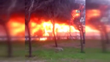 15 Temmuz Demokrasi Otogarı Çıkışında Bir Otobüs Alev Alev Yandı
