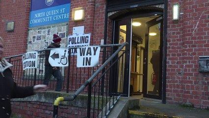 Irlanda del Norte vota bajo temores del pasado