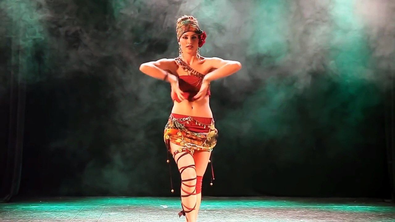 Excellent Control over the whole body Dance by kremushka