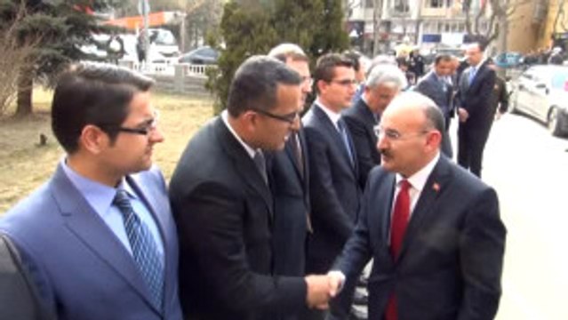 Vali Yaşar Karadeniz, Görevine Başladı