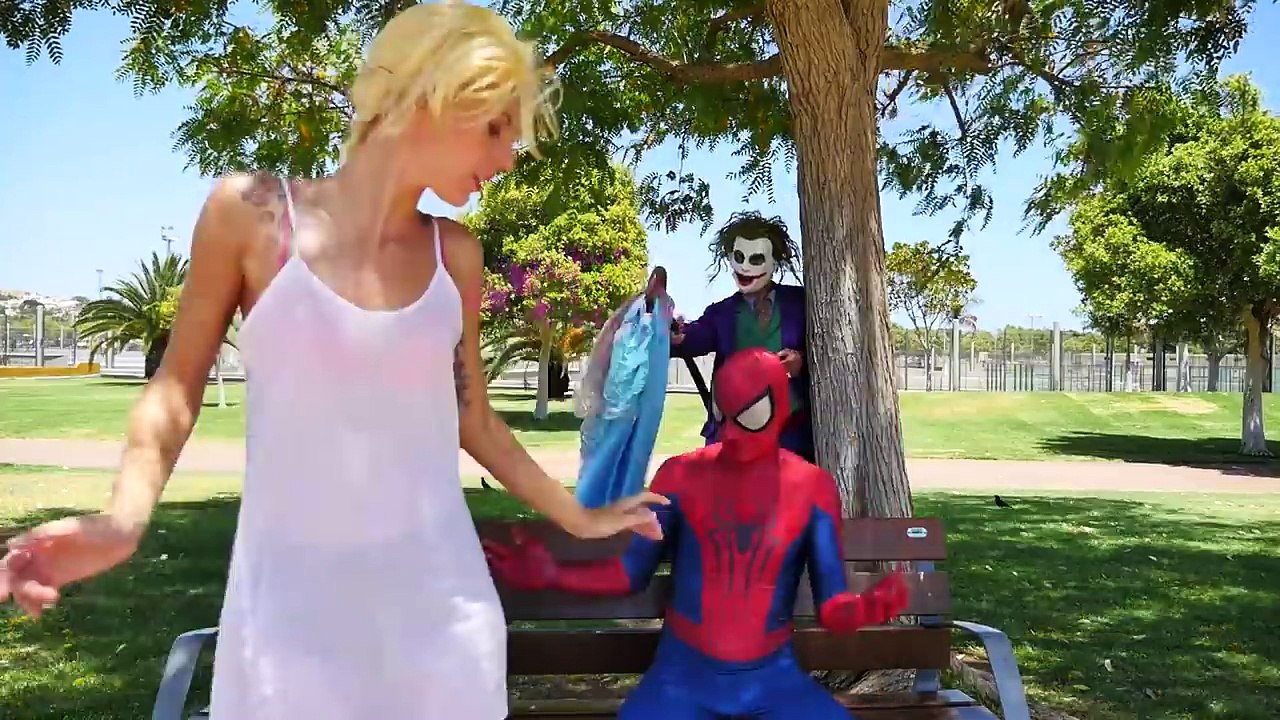 Frozen Elsa loses her Dress w/ Spiderman! Maleficent & Joker try steal Princess Shoes Gift