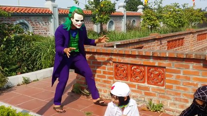 Frozen Elsa falls into a lake? w/ Catwoman, Ariel Little Mermaid, Snow white, pink spiderg