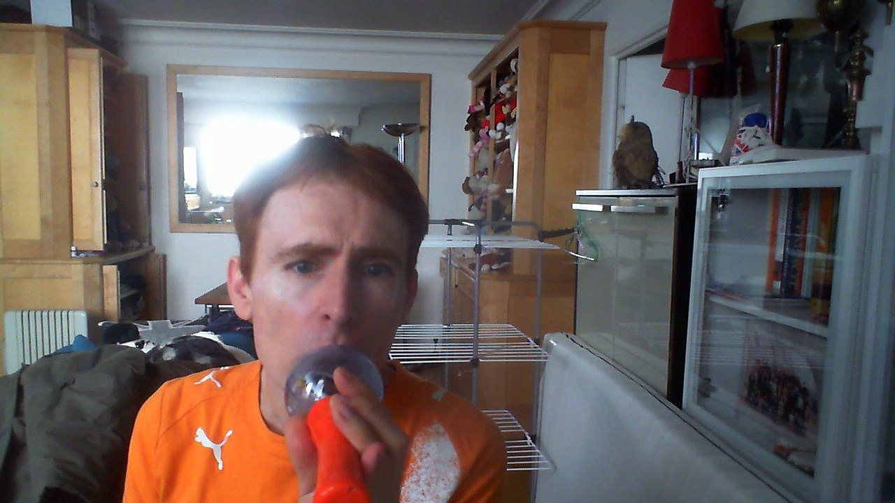 Wiwi égratigne "bring on the night" des Corrs