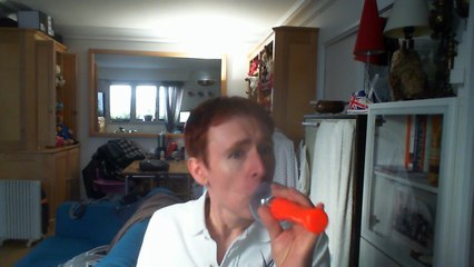 Wiwi égratigne "man enough" de Def Leppard