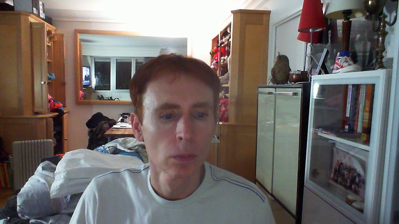 Wiwi égratigne "ces instants magiques" d'Herbert Léonard & Corinne Hermès