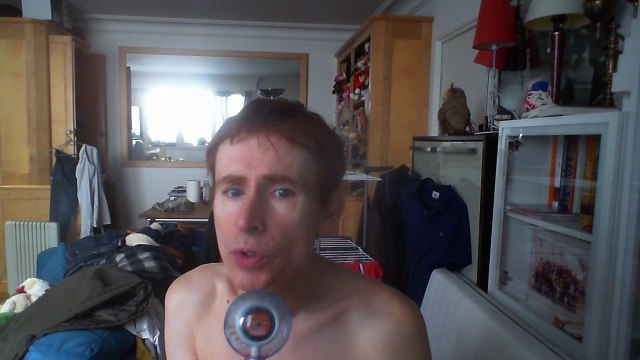 Wiwi égratigne Evangeline de Cocteau Twins