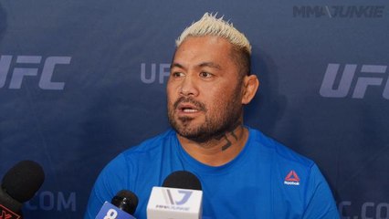 Mark Hunt isn't happy with his situation ahead of UFC 209