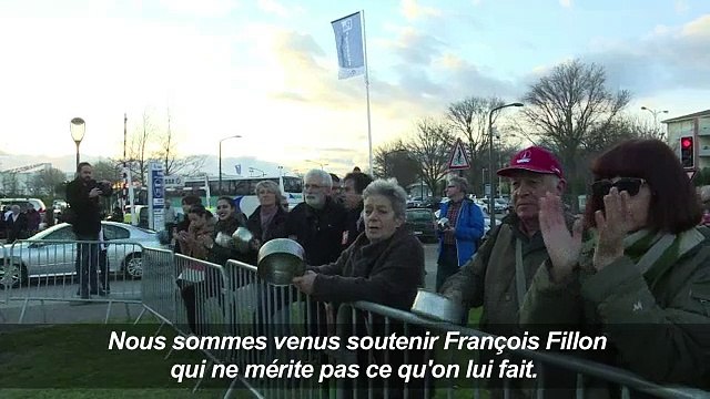 Concert de casseroles pour Fillon à Nïmes