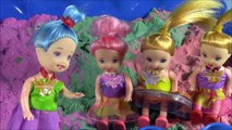Doll Treasure Hunt in Glitter Cra-Z-Sand! Dollies find HIDDEN Shopkins in Sand! FUN