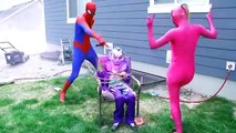 Congelados Elsa Bebés Gemelos Convertirse en Sirenas y Spiderman vs Maléfica vs Joker de la vida Real Merma