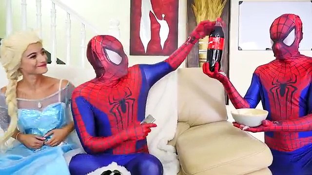 Frozen Elsa & Jack Frost Baby Bath Time and Frozen Disaster! Spiderman Twin in Real Life E