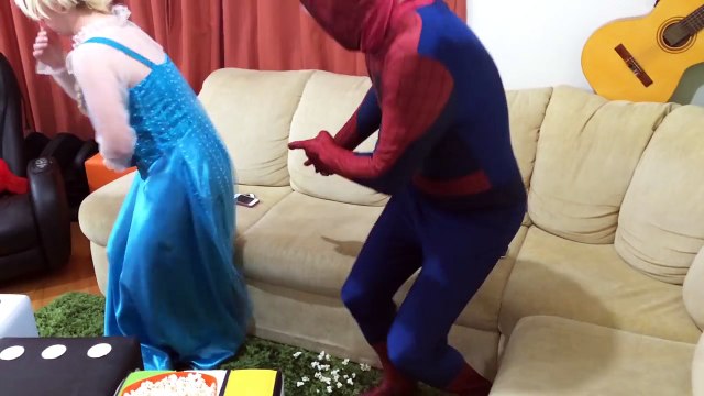 Spiderman KIDS POOP AND FART iPhone PRANK & Frozen Elsa kids - Superheroes Kids