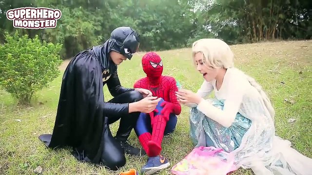 Frozen Elsas GROSS FEET! w/ Spiderman Maleficent Joker Pink Spidergirl Candy! Funny Super