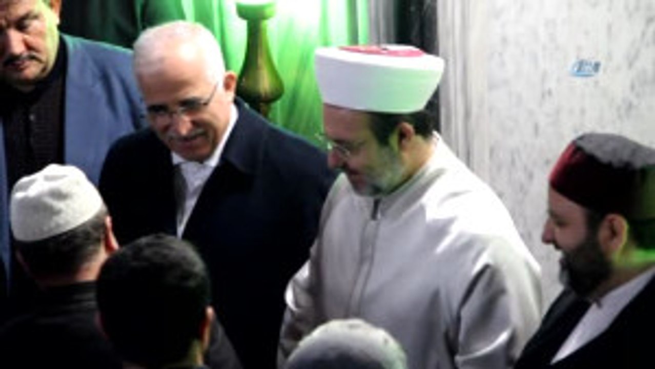 Diyanet İşleri Başkanı Görmez, Vatandaşlarla Sabah Namazında Buluştu
