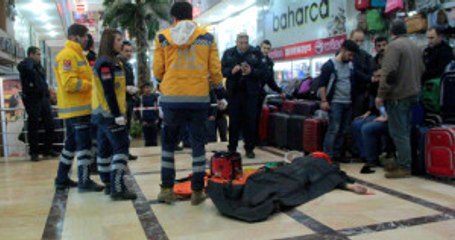 İş Merkezinin 4'üncü Katından Düşen Adam Hayatını Kaybetti