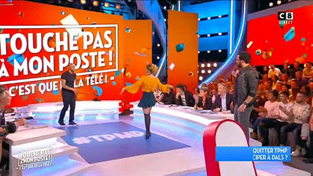 Capucine Anav se lance dans une danse hyper sexy en direct sur le plateau de "Touche pas à mon poste"