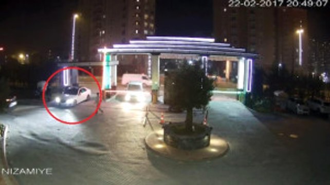 Lüks Araçla Gelip 80 Bin TL'lik Hırsızlık Yaptılar