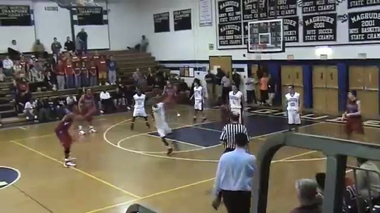 Crazy Twin Thing during a basketball game