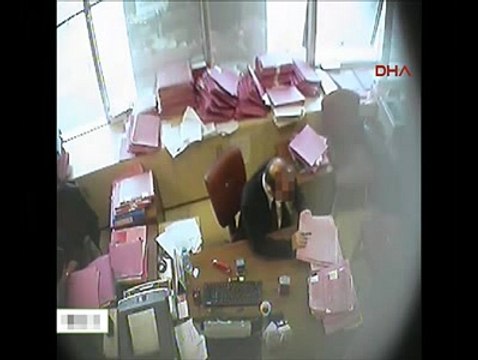 ÇAĞLAYAN ADLİYESİ'NDEKİ İCRA MÜDÜRLÜKLERİNE 'RÜŞVET' OPERASYONU: 18 KİŞİ GÖZALTINA ALINDI