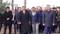 Bakan Özhaseki, Ömer Halisdemir'in Kabrini Ziyaret Etti