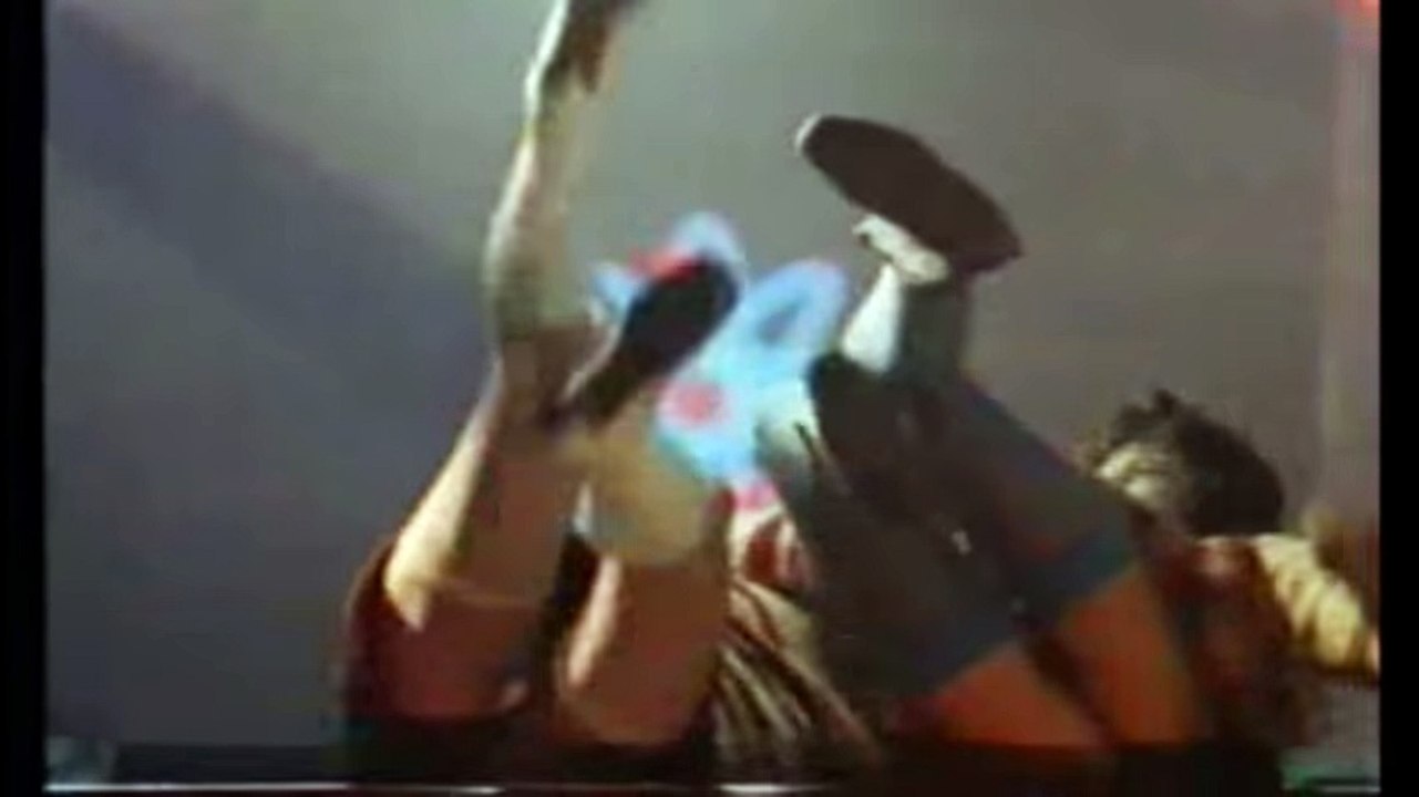 +18 Snack Bar Budapest - Trailer (1988)