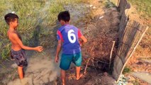 Amazing Children Catch Fish Using Bamboo Net Trap - Cambodia Traditional Fishing Tools