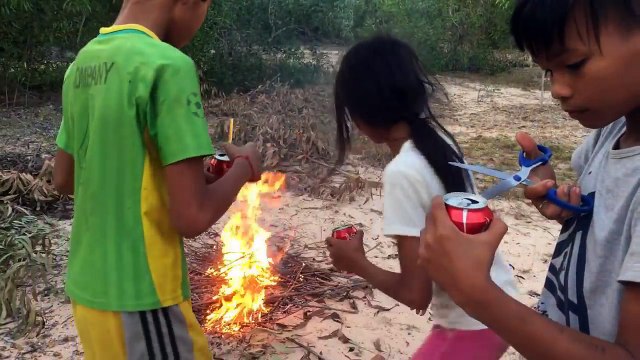 Boiling Chicken Eggs With Coca Cola Cans - Boiling Chicken Eggs With Coke