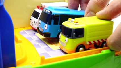 Go Go Super Wings, Tayo School is Under Attack by Monster Bugs