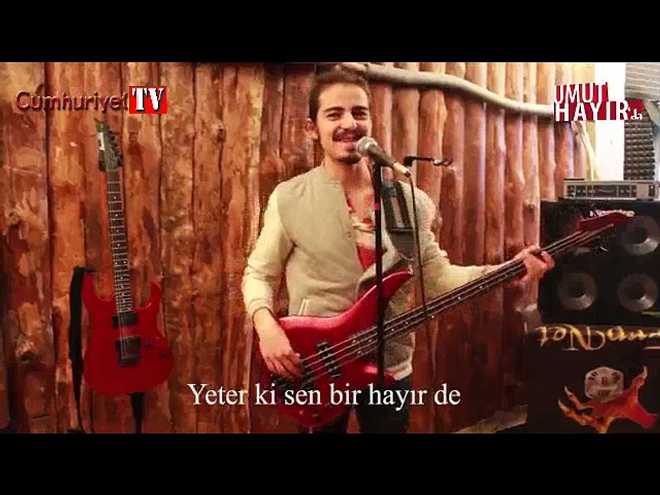 İstanbul Üniversitesi öğrencilerinden büyük ilgi gören 'Hayır' şarkısı