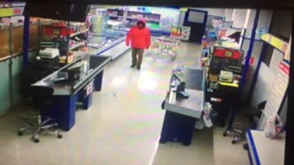 Polis 102 Kamera Kaydını İnceleyip Market Gaspçılarını Ortaya Çıkardı