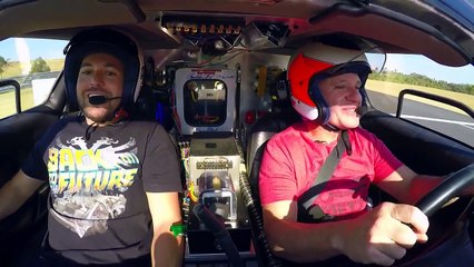 DE VOLTA PARA O FUTURO - Delorean DMC e VW Konbi Last Edition / ACELERADOS