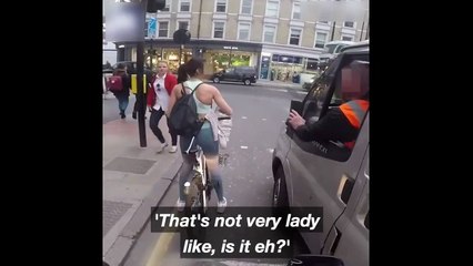 Une cycliste se venge d'un chauffeur de camion