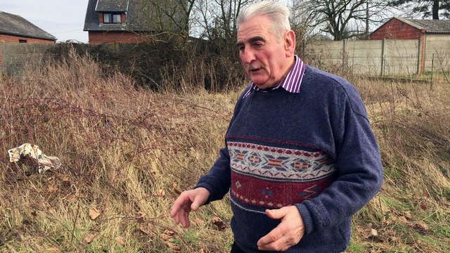 Vincent Dufour, 80 ans, a dû déblayer des kilos d'encombrants déposés sur un terrain par des inconnus