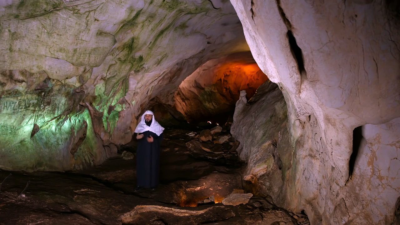 أعمال تصل إلى الميت أفضل من الصدقة ومن الحج ومن العمرة ومن الصوم ماهي؟