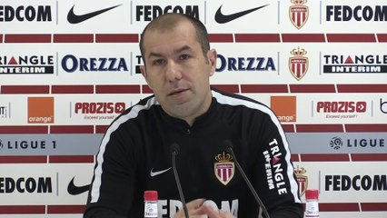 Les acteurs de la Ligue 1 rendent hommage à Raymond Kopa