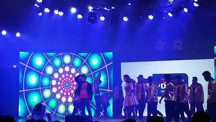 humaima malik dance 2