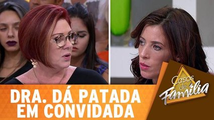 Dra. Anahý dá patada `educativa` e arranca aplausos