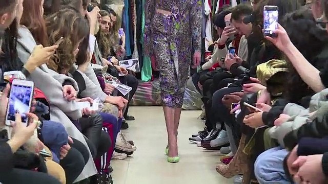Fashion Week: défilé Neith Nyer dans une friperie à Paris